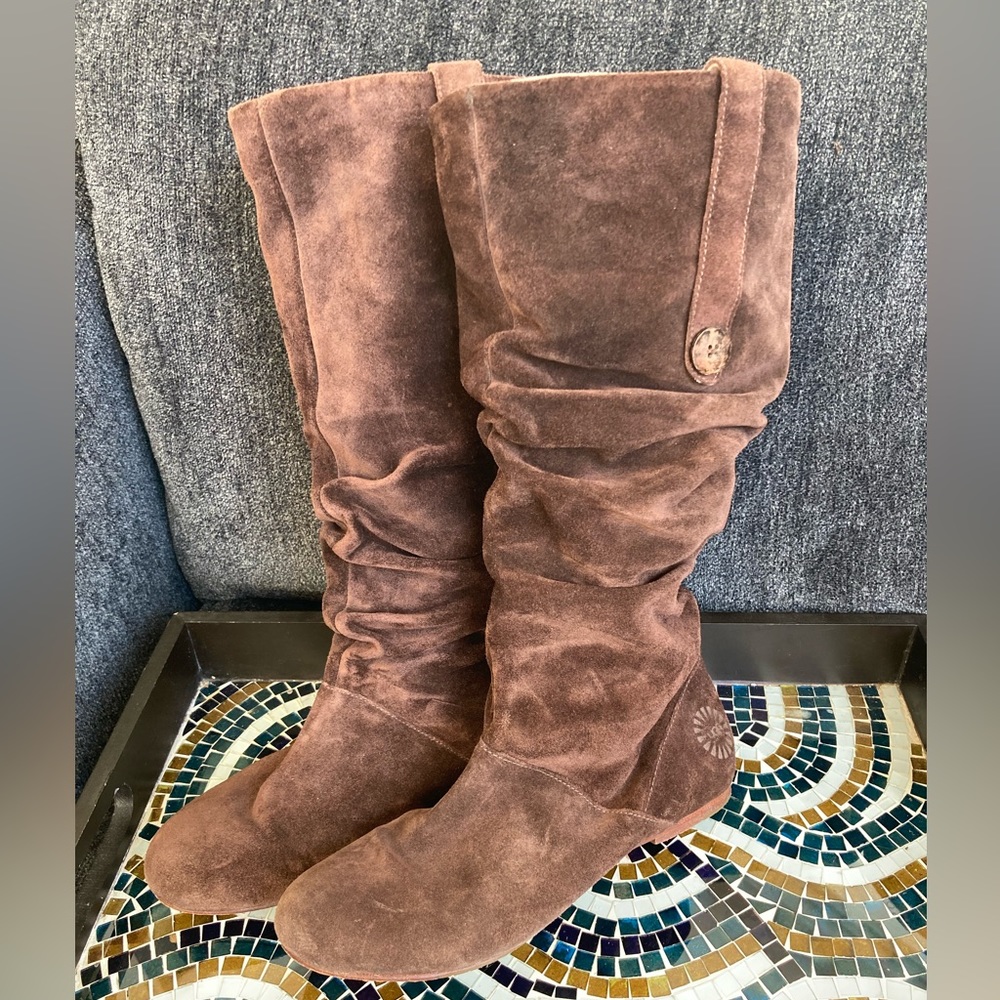 Ugg brown suede scrunch boots.